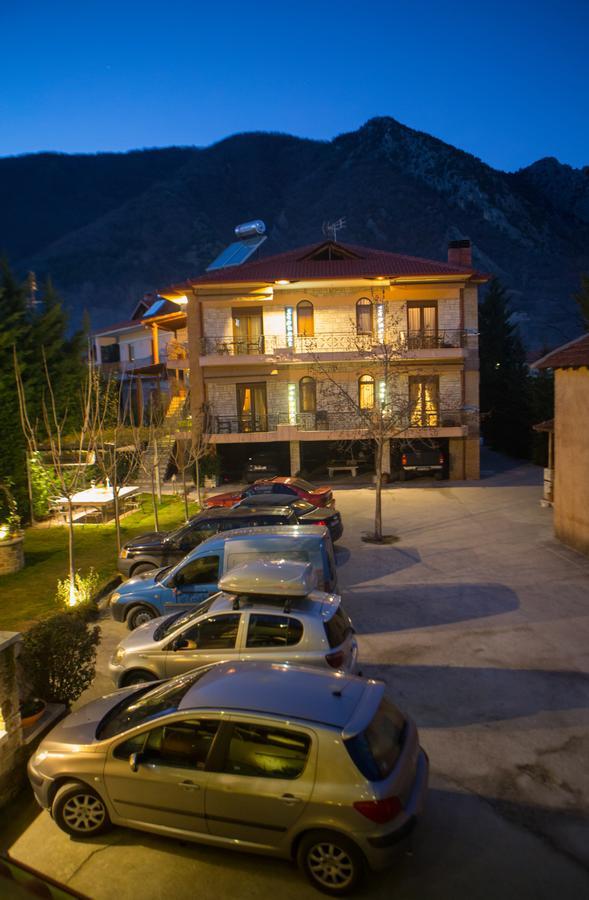 Morfeas Guesthouse Káto Loutrákion Exterior foto